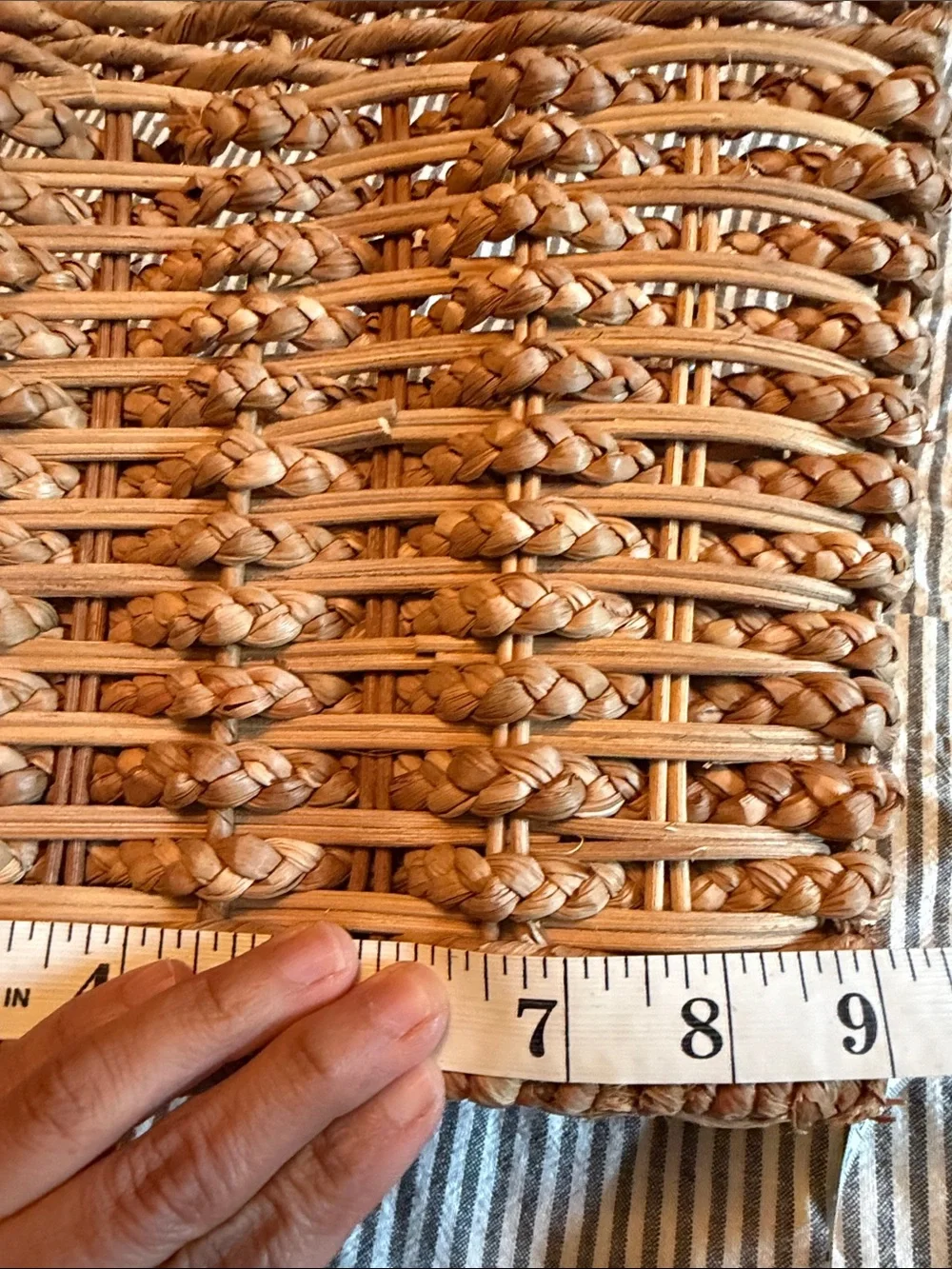 Woven Seagrass Wall Basket - Natural Brown